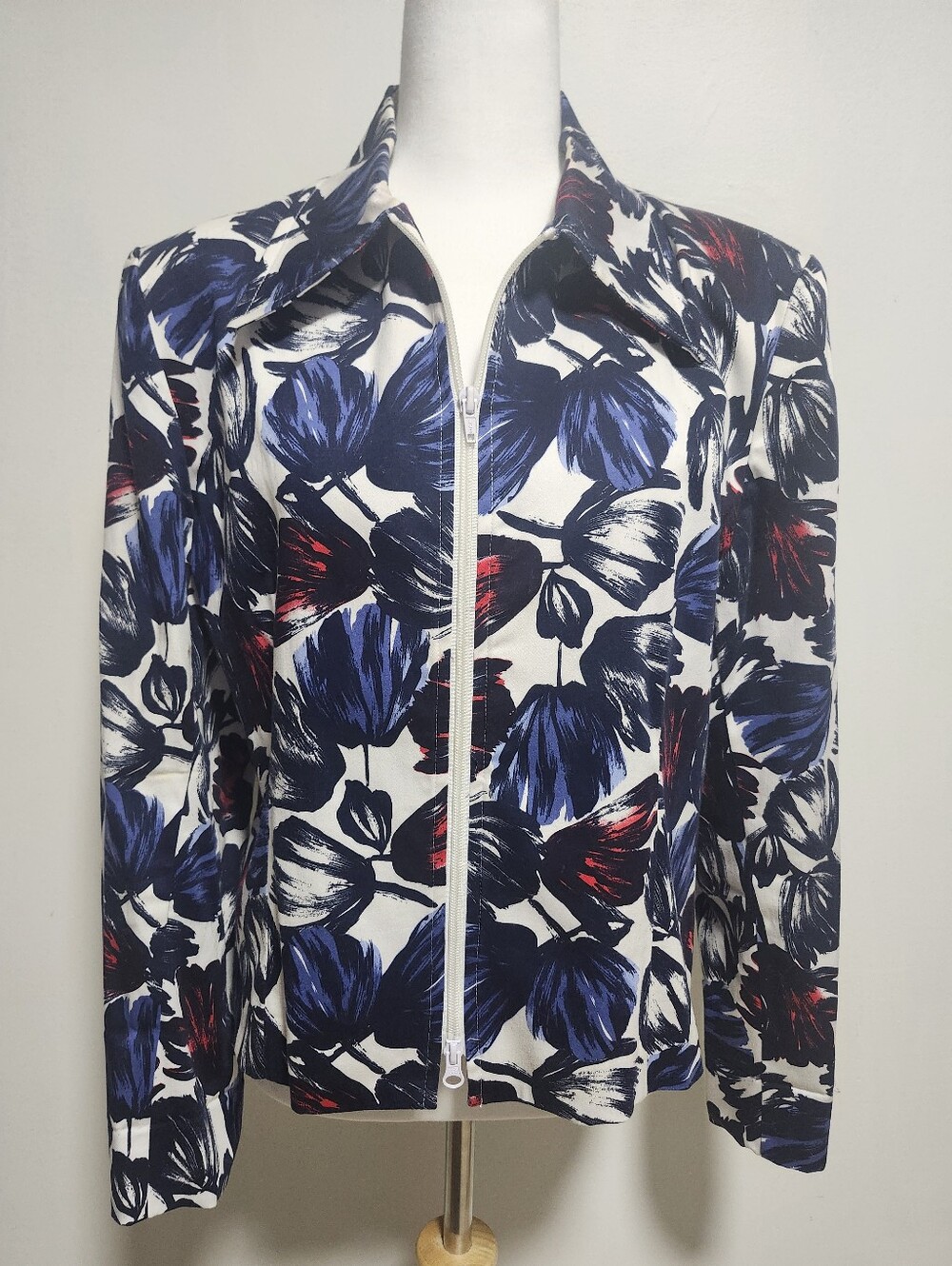 Women's Blue & White Floral Zip Jacket